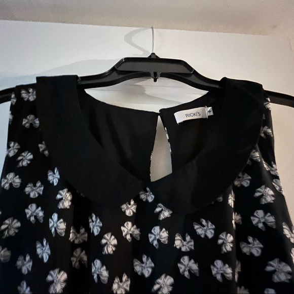Ricki’s black collared dress with bow pattern - Picture 2 of 5